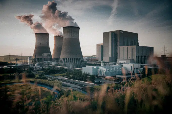 Flamanville : dix jours de plus à l'arrêt, EDF recale son EPR sous contrôle serré