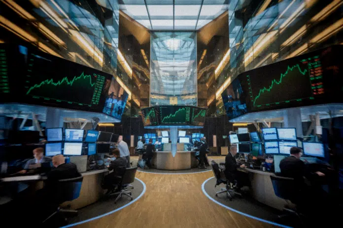 Le CAC 40 franchit les 8 700 points, un sommet jamais atteint depuis sa création