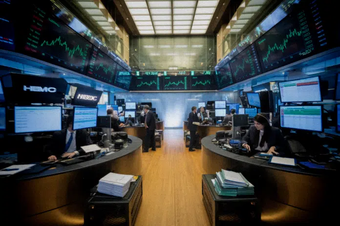 Le CAC 40 verse 61 milliards de dividendes, un record qui relance le débat sur les aides publiques